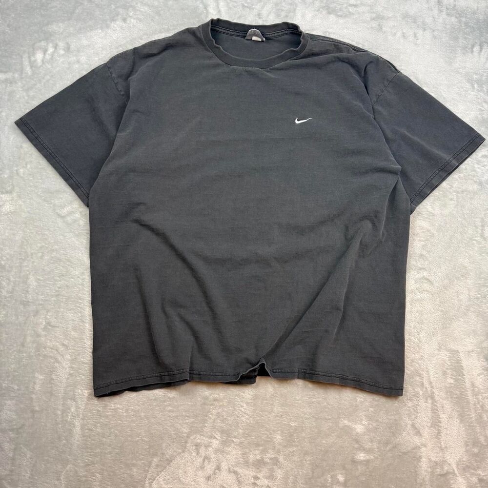 Nike Men's Grey and Black T-shirt